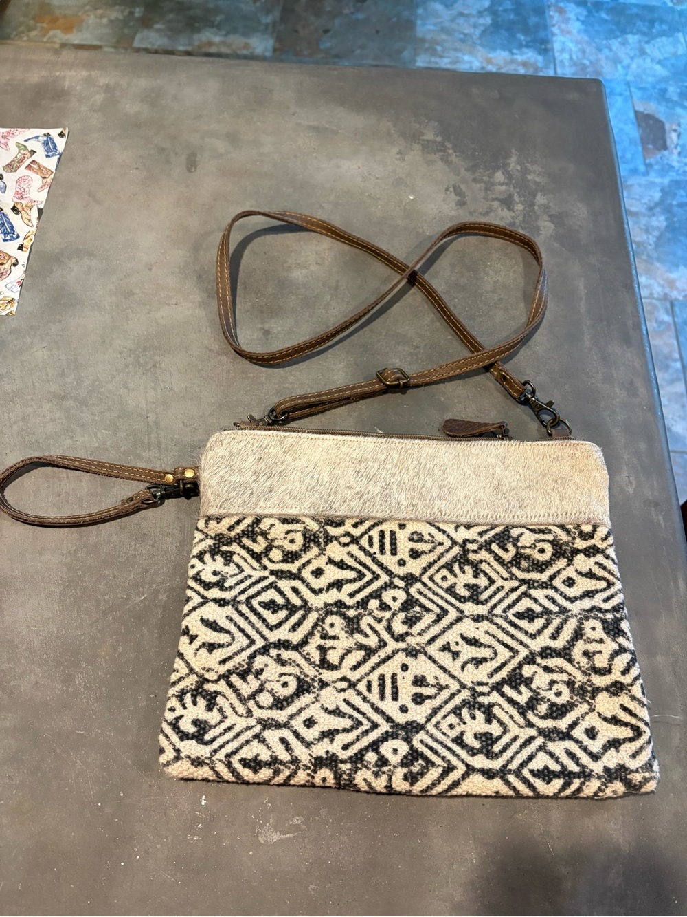 EUC Myra Crossbody /wristlet  purse